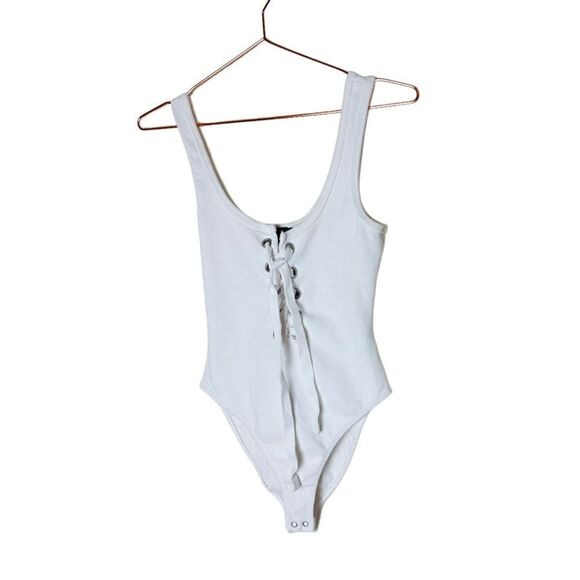 EUC Forever 21 White Ribbed Tie Front Bodysuit Small - Picture 1 of 4
